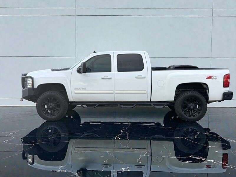 Used 2014 Chevrolet Silverado 3500 LTZ w/ Suspension Package, Off-Road AWD/4WD image 4