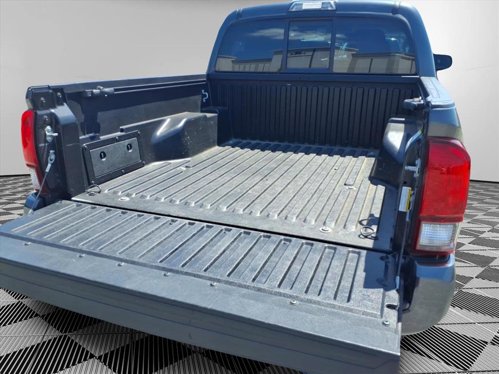 Used 2018 Toyota Tacoma SR AWD/4WD image 27