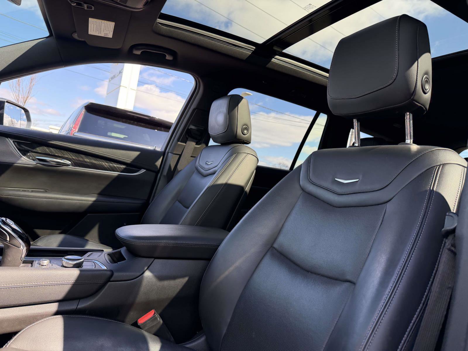 Used 2020 Cadillac XT6 Premium Luxury FWD image 11