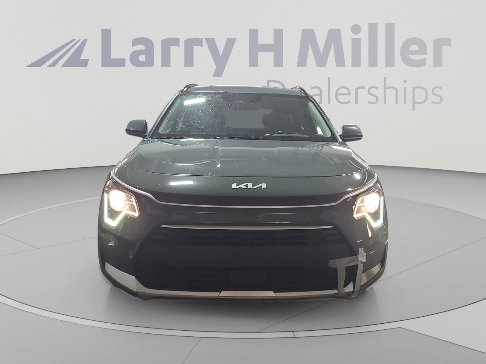 Used 2023 Kia Niro EX w/ EX Cold Weather Package FWD image 8