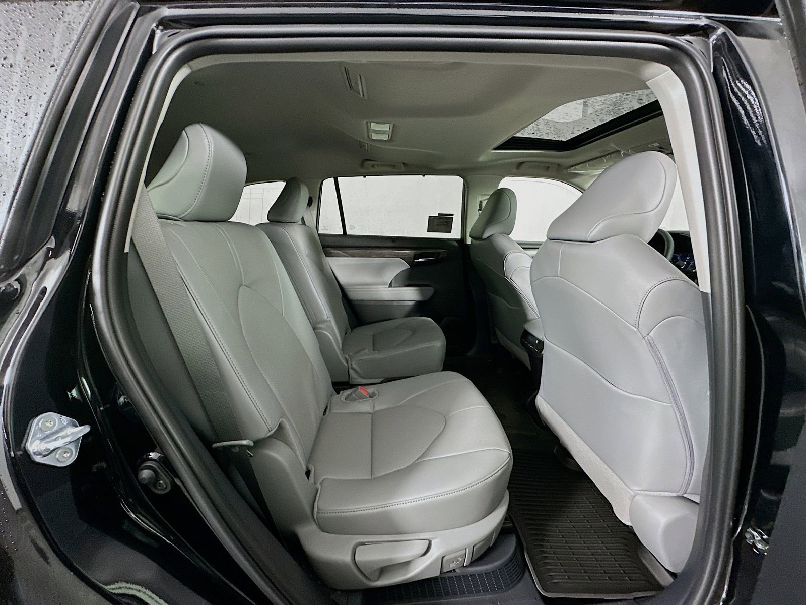 New 2026 Toyota Highlander Limited AWD/4WD image 30