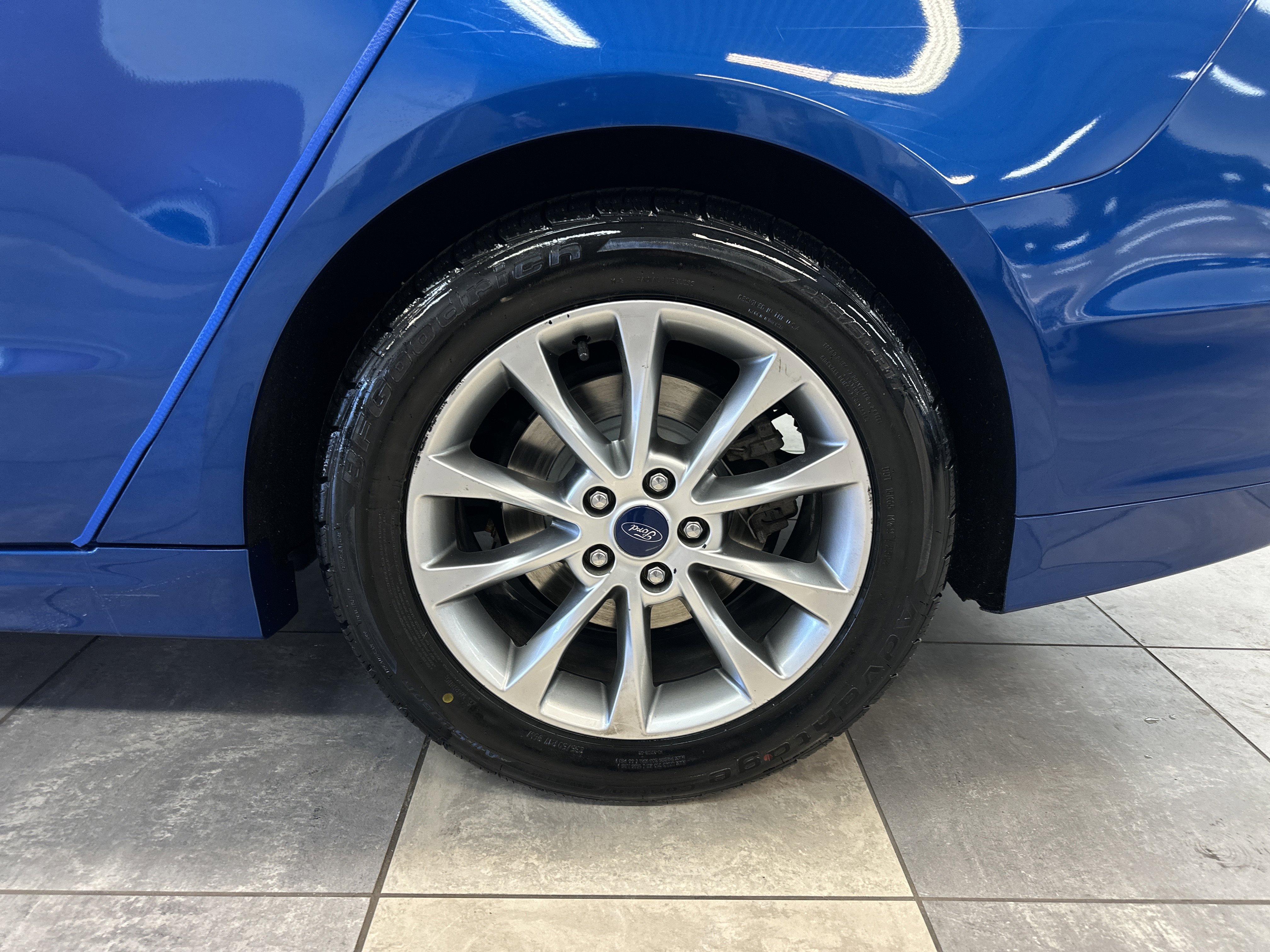 Used 2017 Ford Fusion SE w/ Fusion SE Technology Package image 7