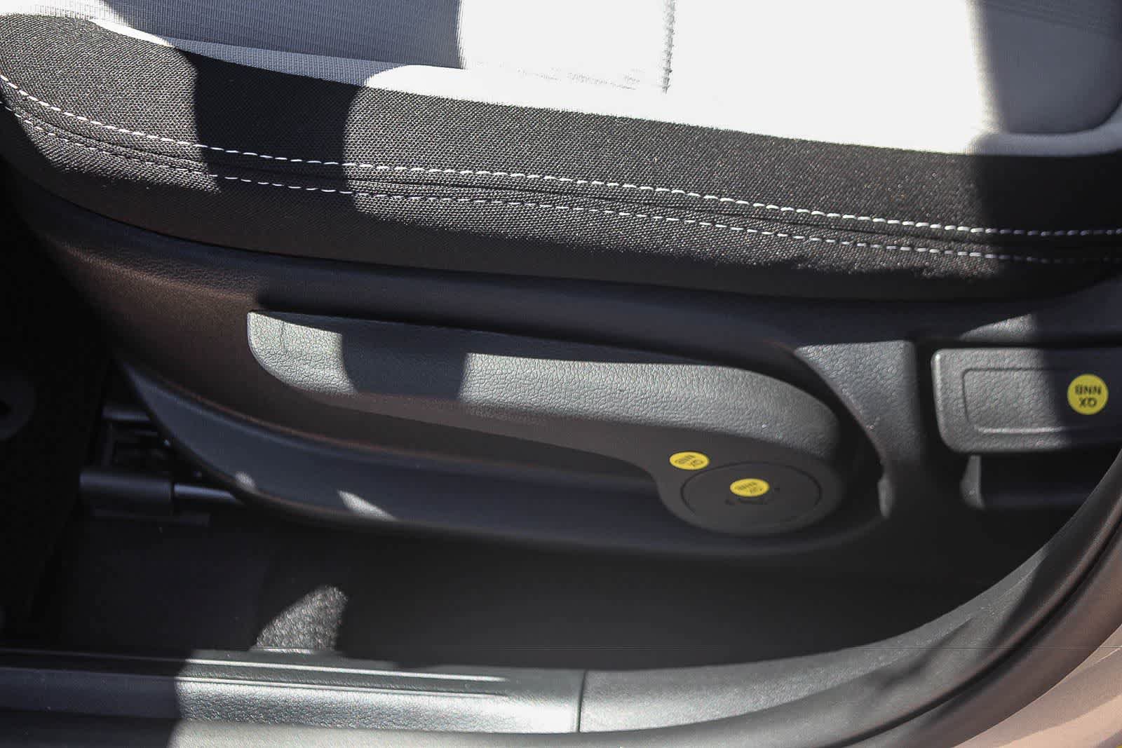 New 2026 Hyundai Venue SEL FWD image 28