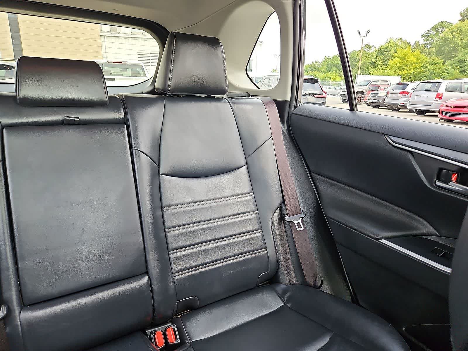 Used 2019 Toyota RAV4 XLE Premium w/ Cold Weather Package AWD/4WD image 15