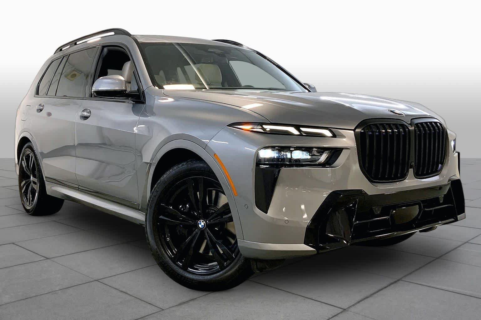 Used 2026 BMW X7 xDrive40i w/ M Sport Package AWD/4WD image 2