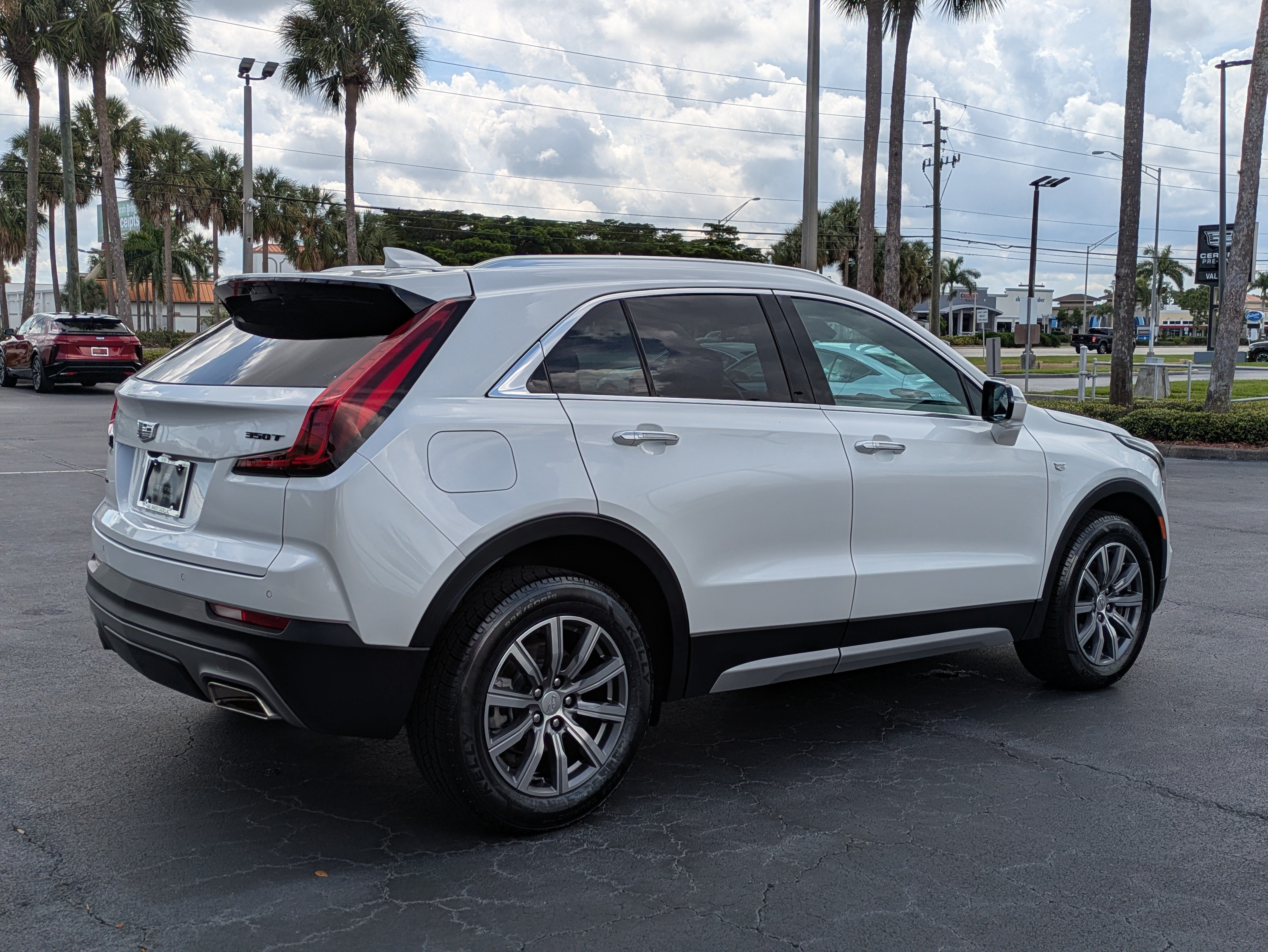 Used 2023 Cadillac XT4 Premium Luxury w/ LPO, Onyx Lite Package AWD/4WD image 6