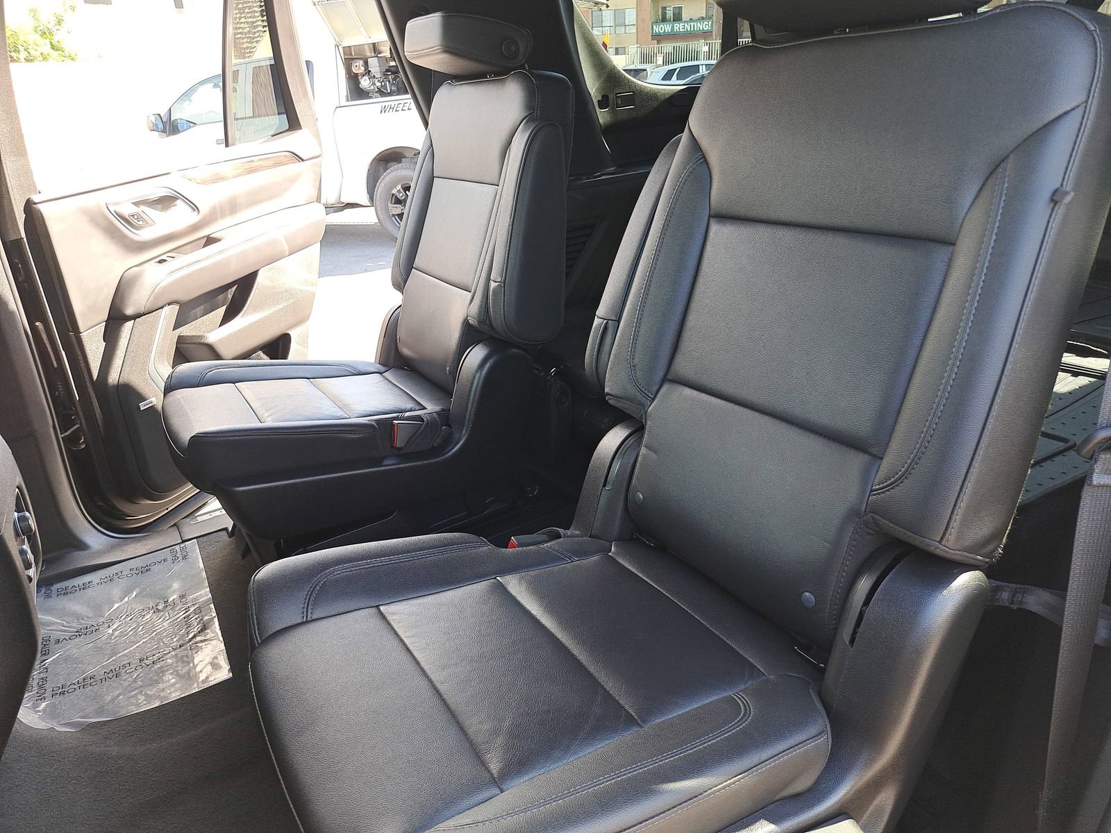 Used 2022 Chevrolet Tahoe LT w/ Luxury Package image 16