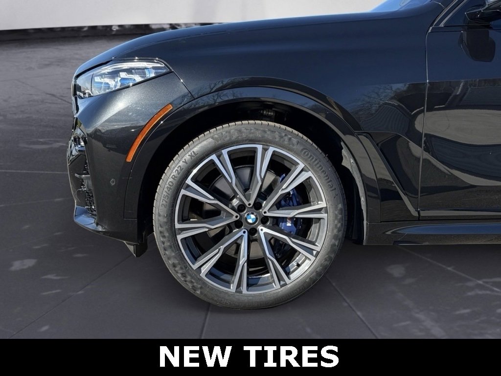 Used 2022 BMW X7 M50i image 9