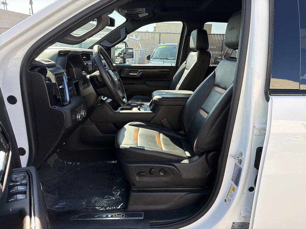 Used 2025 GMC Sierra 2500 AT4 AWD/4WD image 18