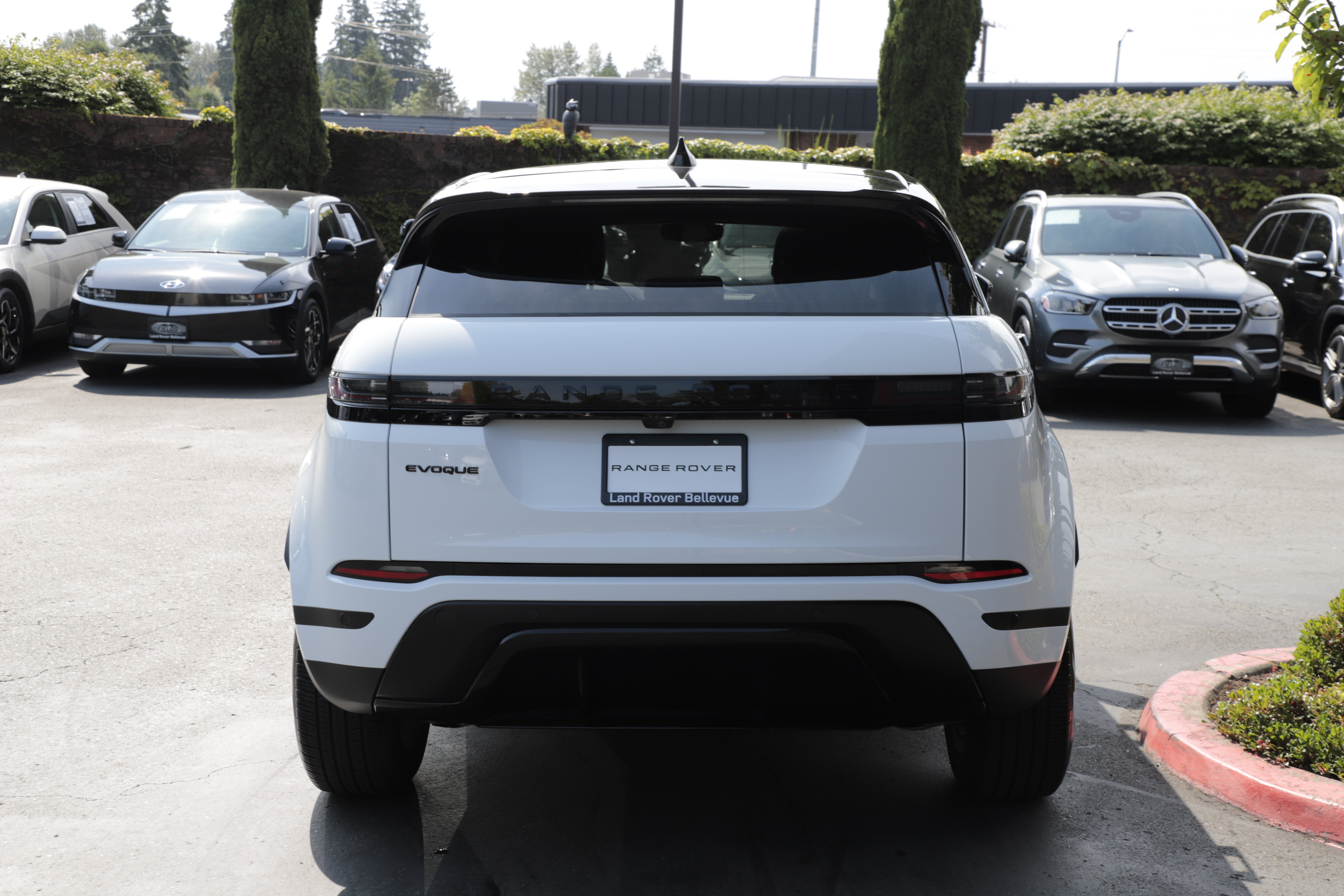 Used 2024 Land Rover Range Rover Evoque S AWD/4WD image 5