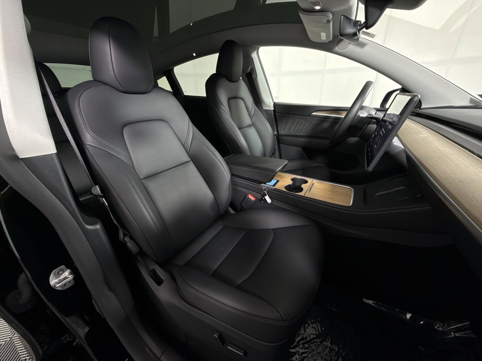 Used 2024 Tesla Model Y Long Range image 27