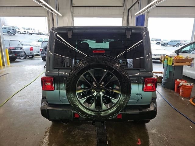 Used 2025 Jeep Wrangler Sahara 4xe image 6