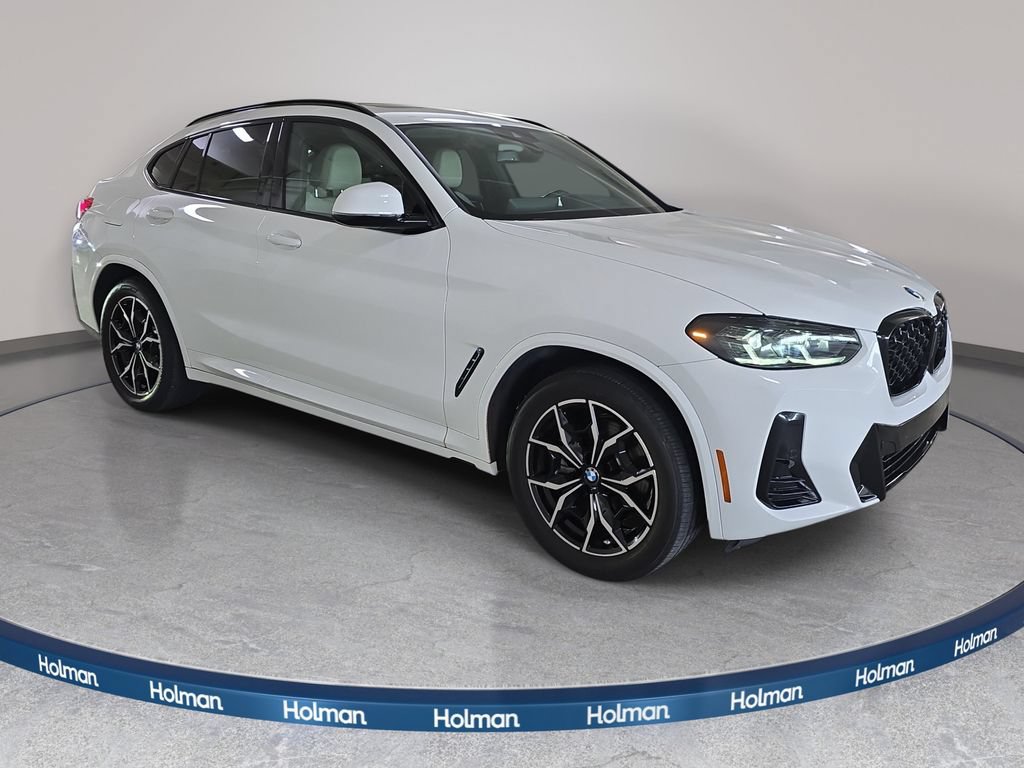 Used 2024 BMW X4 xDrive30i w/ Premium Package AWD/4WD image 3