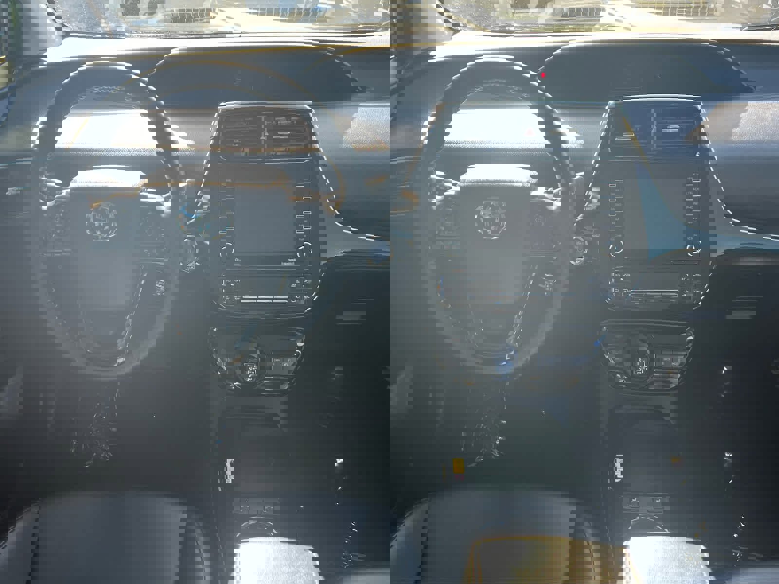 Used 2022 Toyota Prius XLE w/ Advanced Technology Package image 23