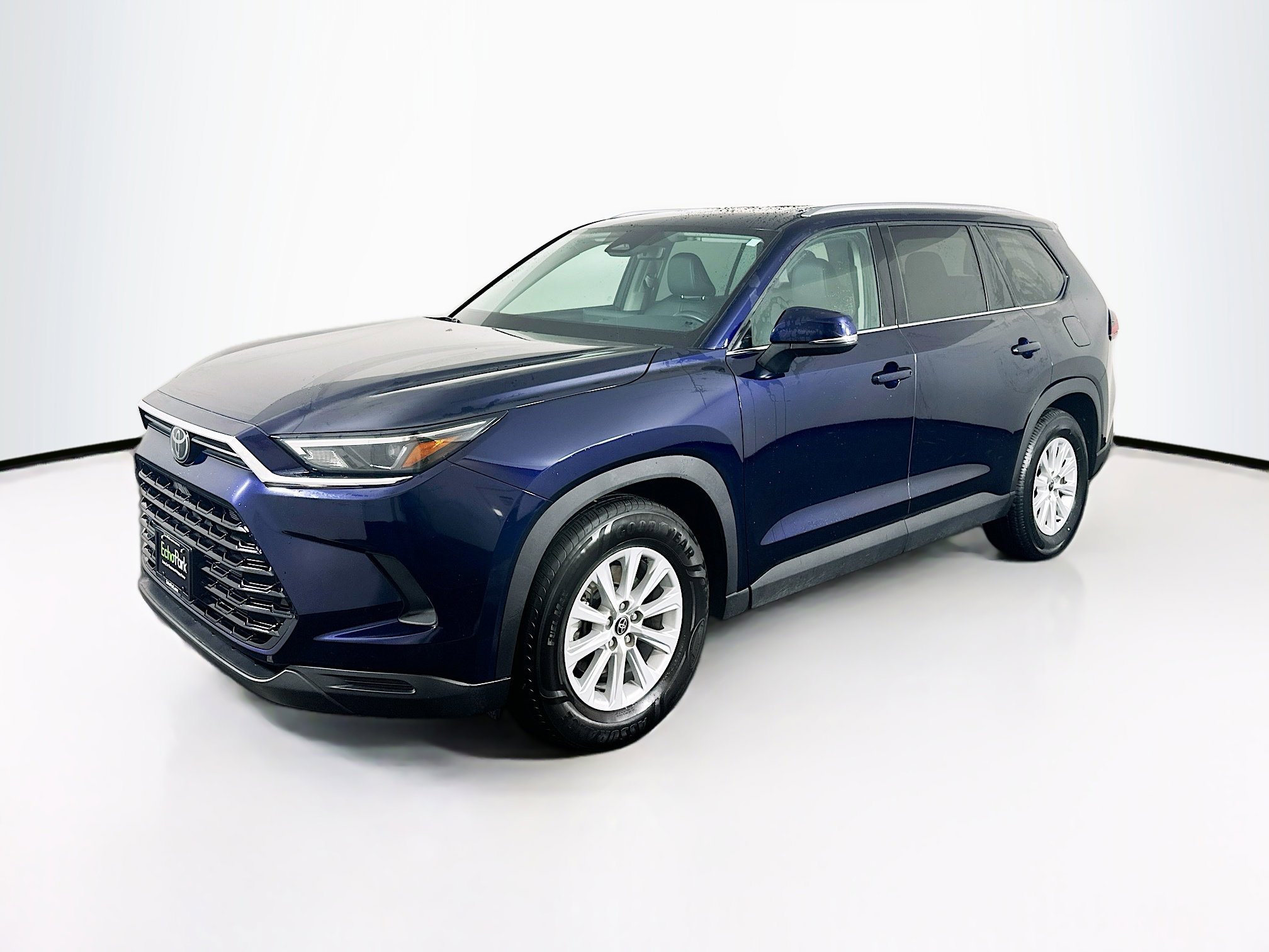 Used 2025 Toyota Grand Highlander FWD image 3