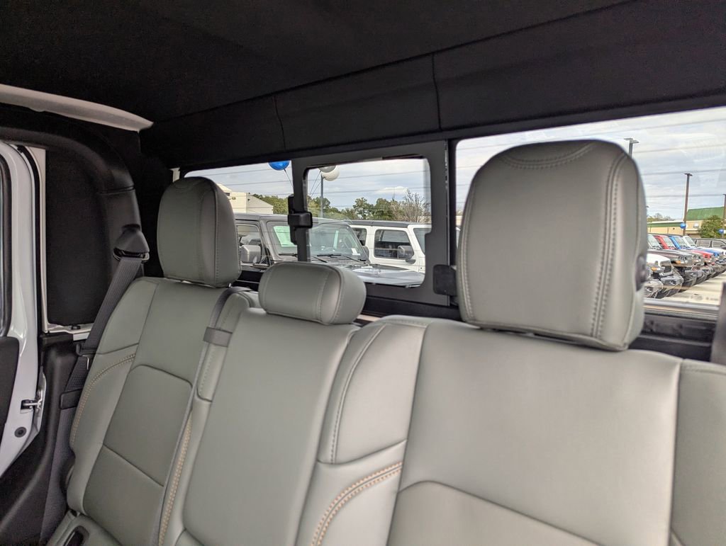New 2026 Jeep Gladiator Mojave AWD/4WD image 30