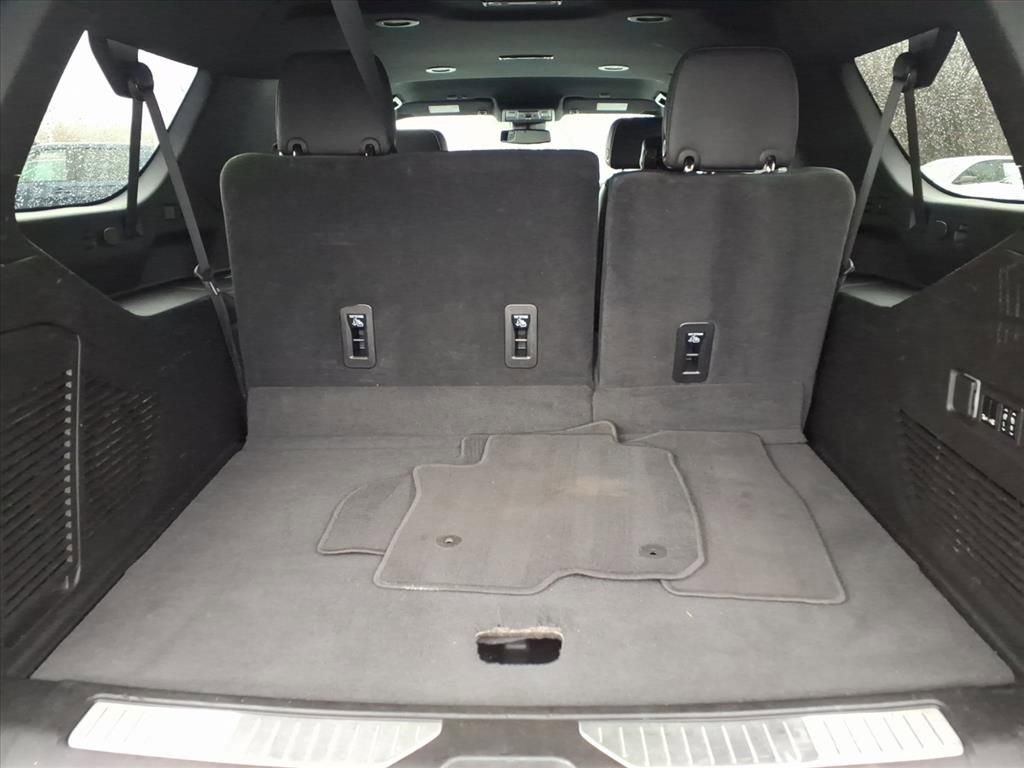 Certified 2023 Chevrolet Suburban Premier image 18