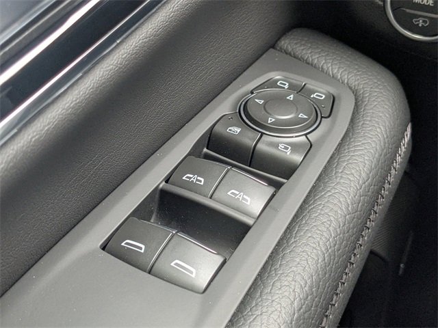 Used 2025 GMC Yukon XL Denali w/ Denali Reserve Package image 29