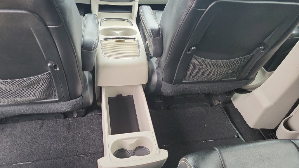 Used 2018 Dodge Grand Caravan SXT image 26