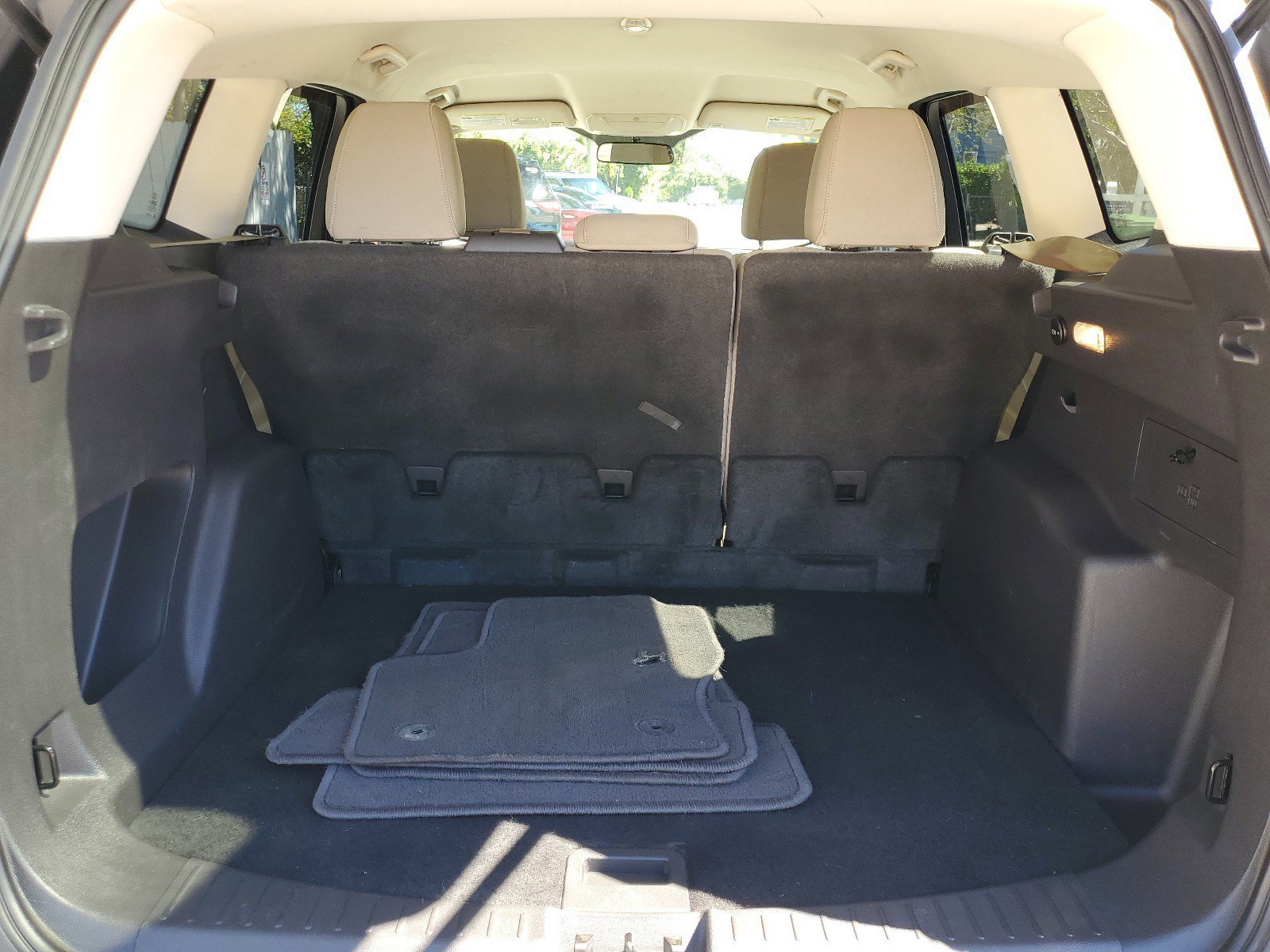 Used 2017 Ford Escape SE image 9