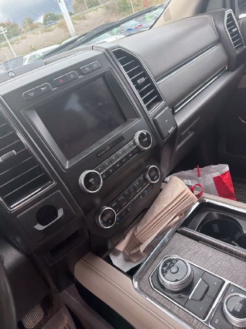 Used 2019 Ford Expedition Limited w/ Equipment Group 302A AWD/4WD image 9