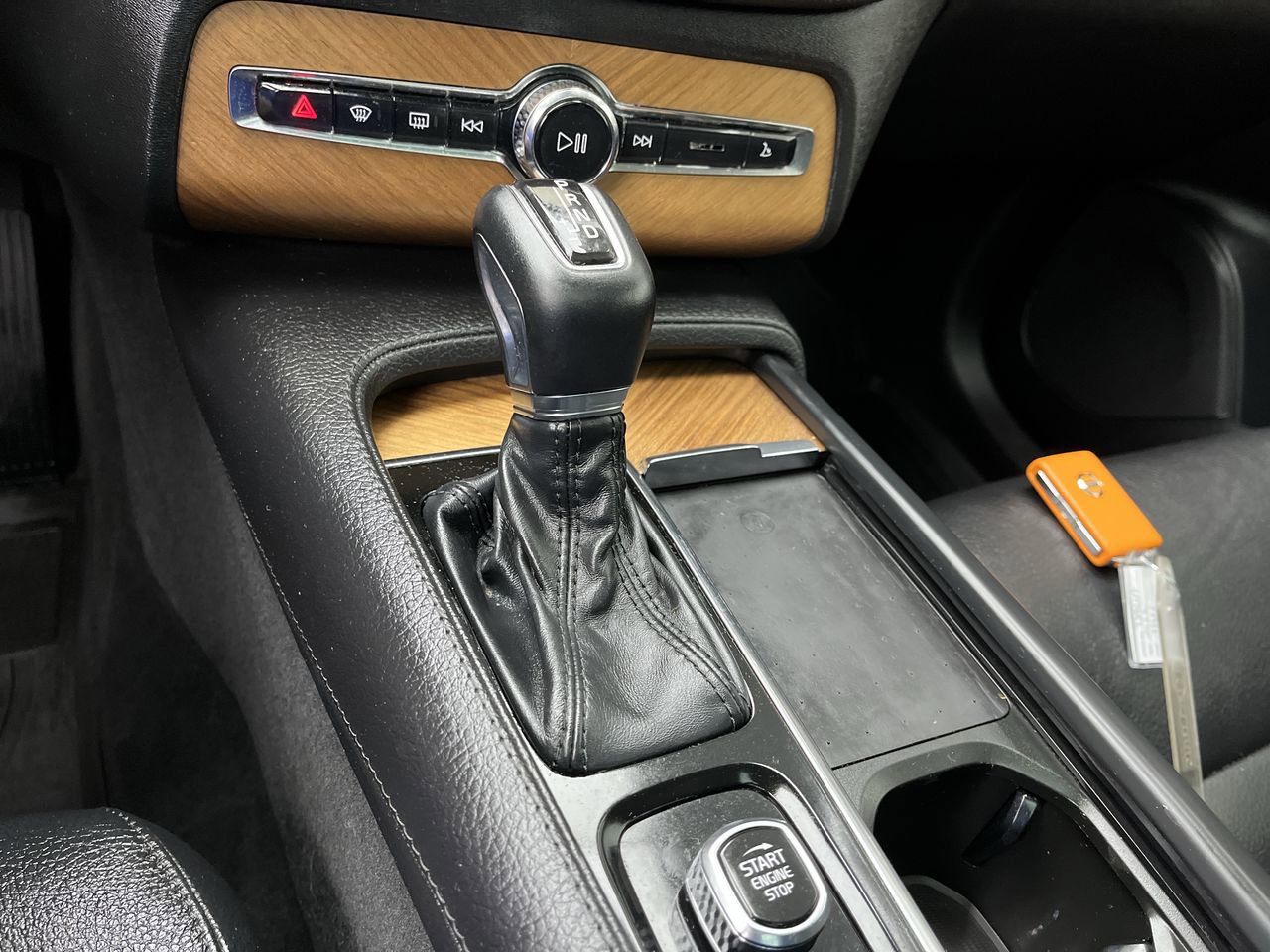 Used 2022 Volvo XC90 T6 Momentum w/ Advanced Package AWD/4WD image 27