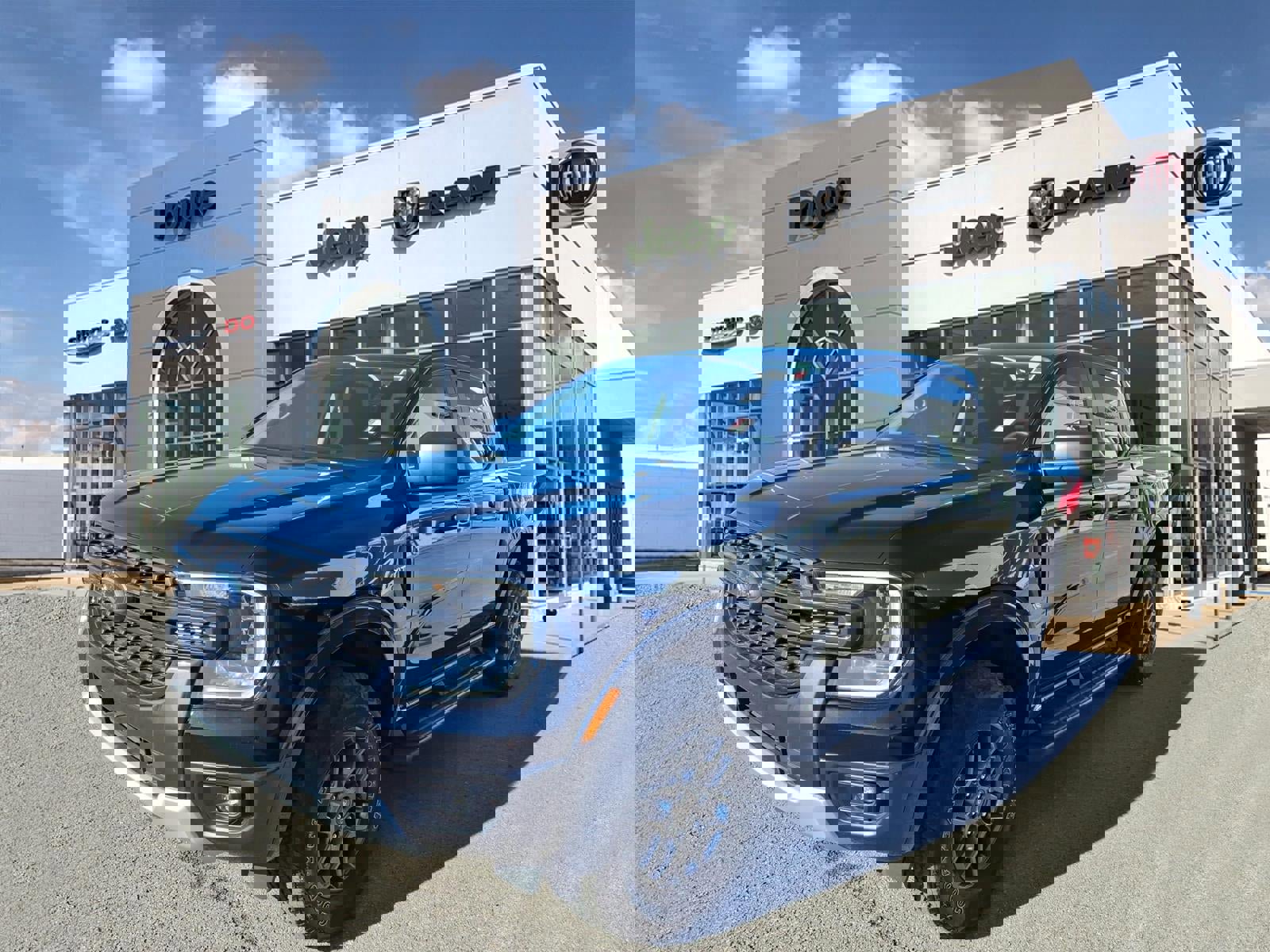 Used 2024 Ford Ranger XLT w/ FX4 Off-Road Package image 4