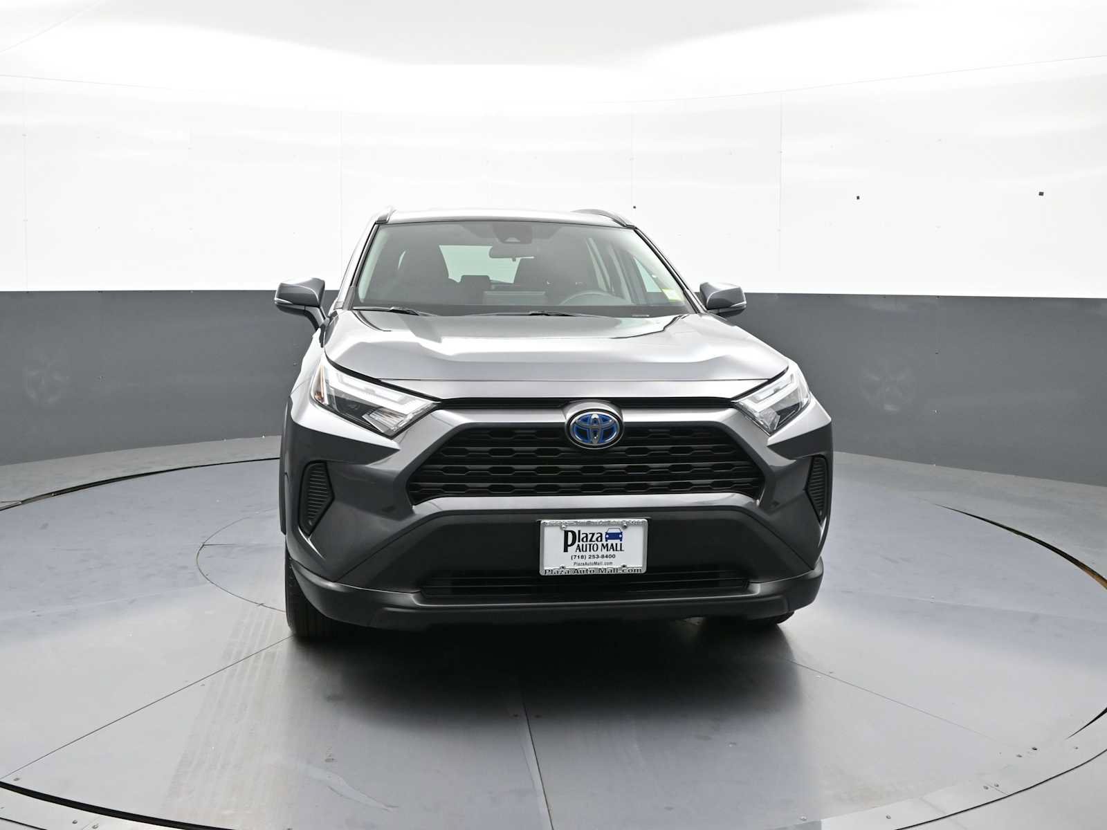 Used 2023 Toyota RAV4 LE AWD/4WD image 2