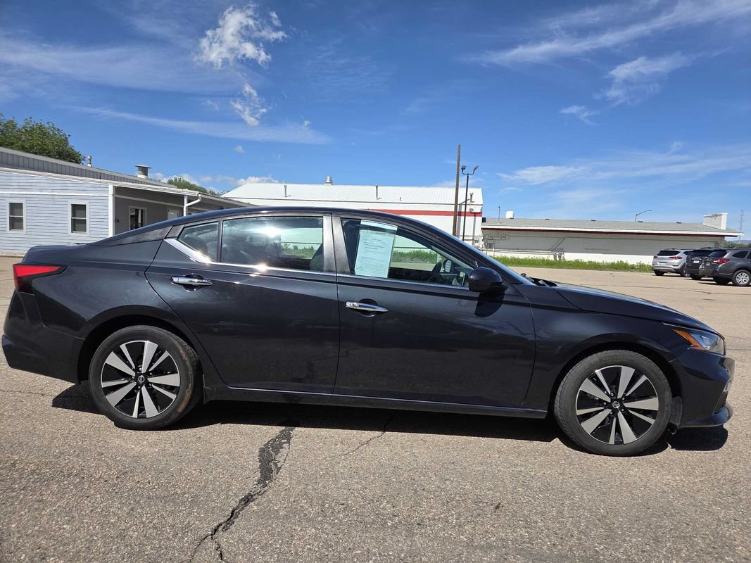 Used 2021 Nissan Altima 2.5 SV FWD image 3