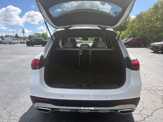 Used 2024 Mercedes-Benz GLC 300 4MATIC image 16