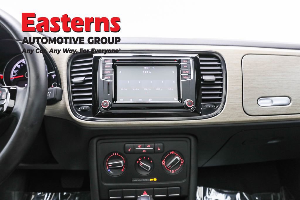 Used 2018 Volkswagen Beetle 2.0T S image 12