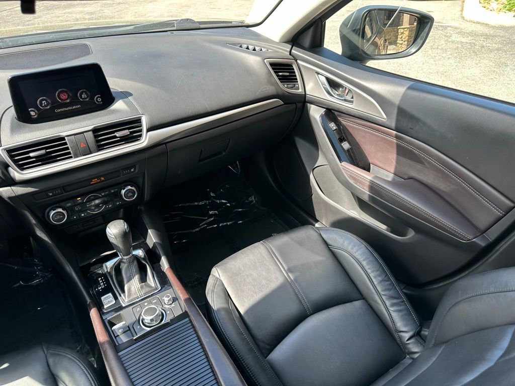 Used 2017 MAZDA MAZDA3 Touring image 29