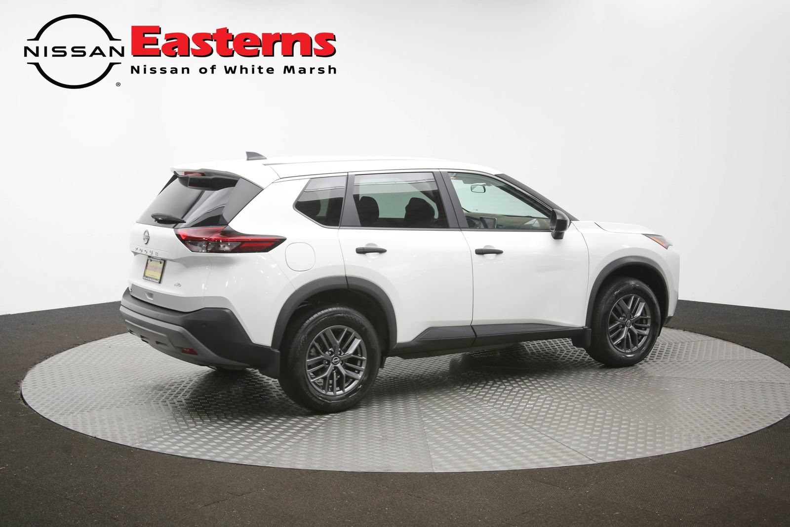 Used 2023 Nissan Rogue S AWD/4WD image 42
