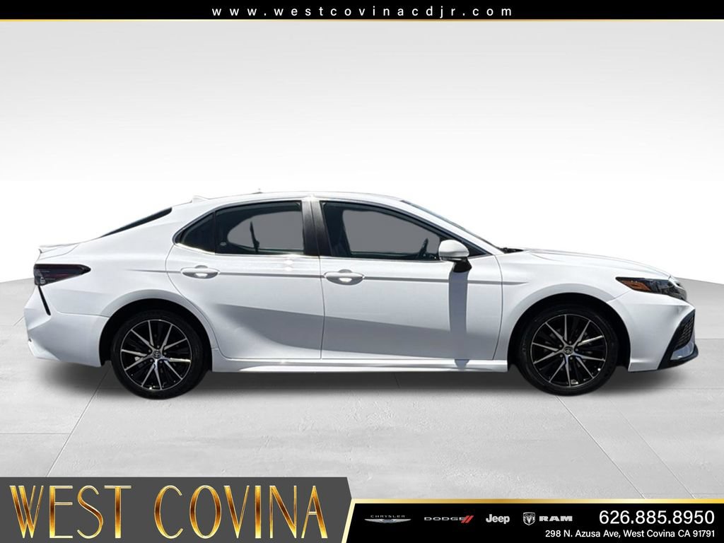 Used 2024 Toyota Camry SE FWD image 12