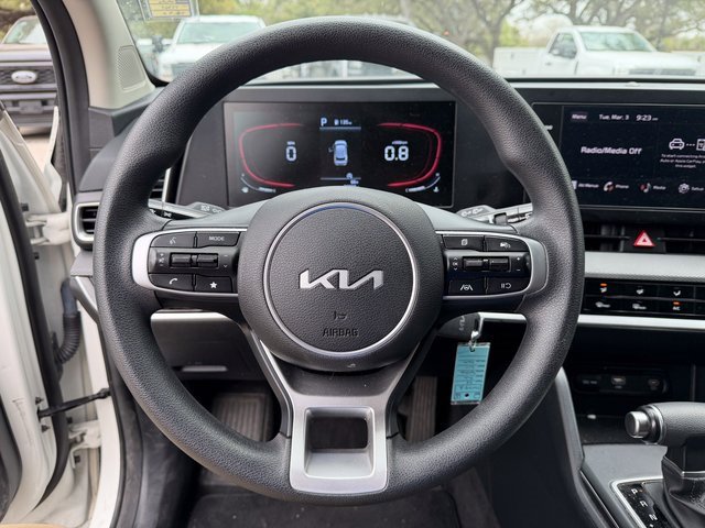 Used 2024 Kia Sportage LX image 8