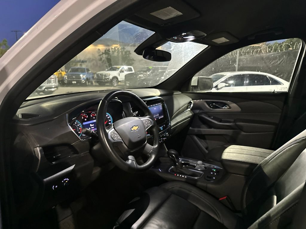 Used 2023 Chevrolet Traverse LT FWD image 5