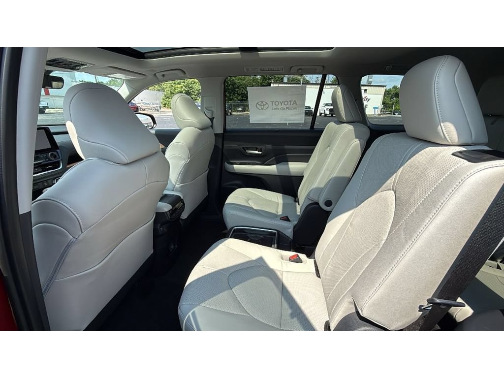 New 2026 Toyota Grand Highlander AWD image 39
