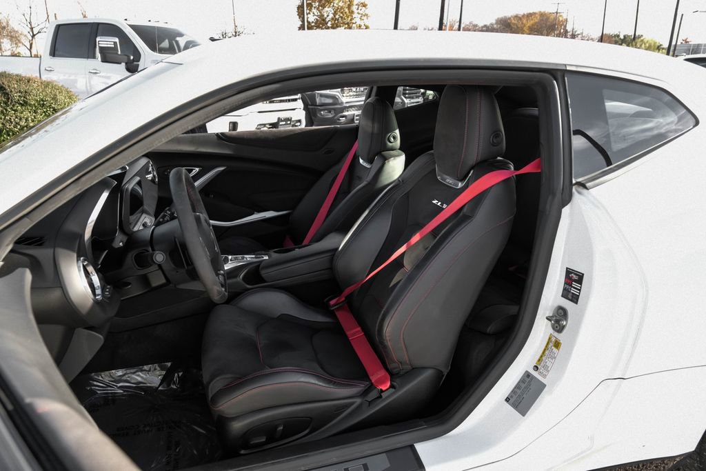 Used 2018 Chevrolet Camaro ZL1 image 35