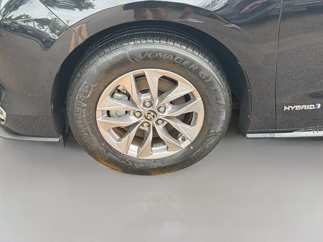 Used 2021 Toyota Sienna XLE FWD image 31