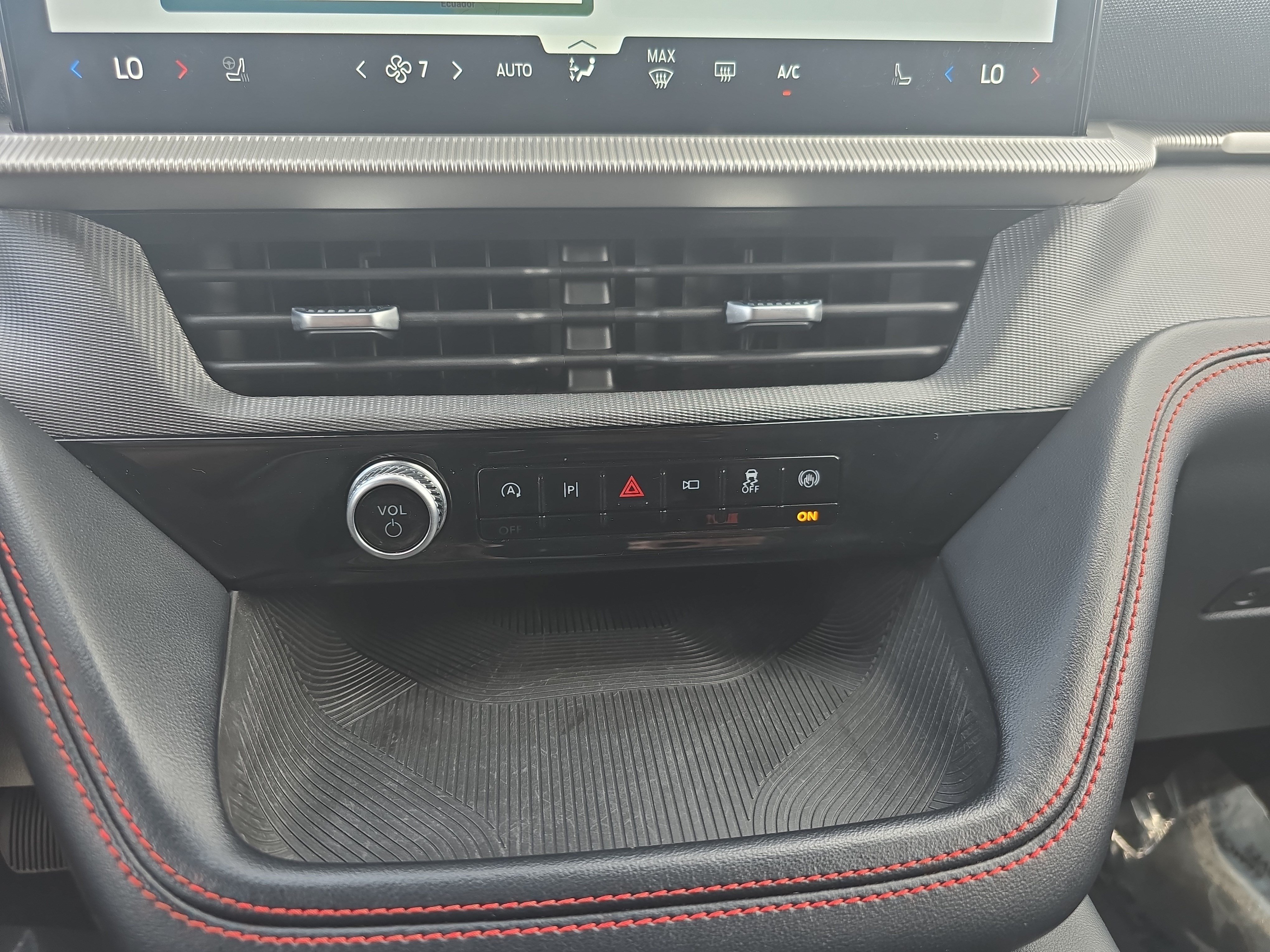 Used 2025 Ford Explorer ST-Line AWD/4WD image 18
