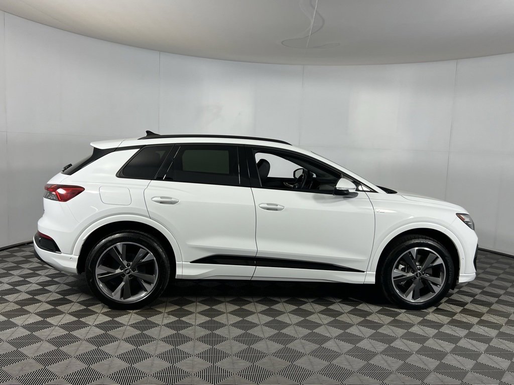 Used 2024 Audi Q4 e-tron Premium Plus w/ Premium Plus image 5