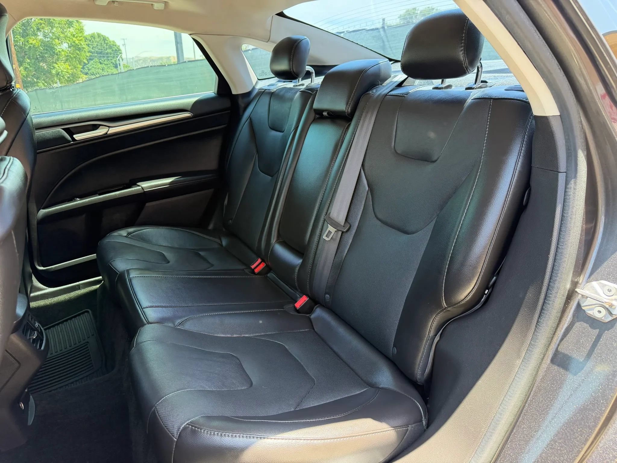 Used 2015 Ford Fusion Titanium FWD image 20
