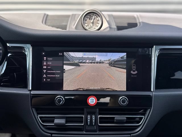 Certified 2026 Porsche Macan AWD/4WD image 32