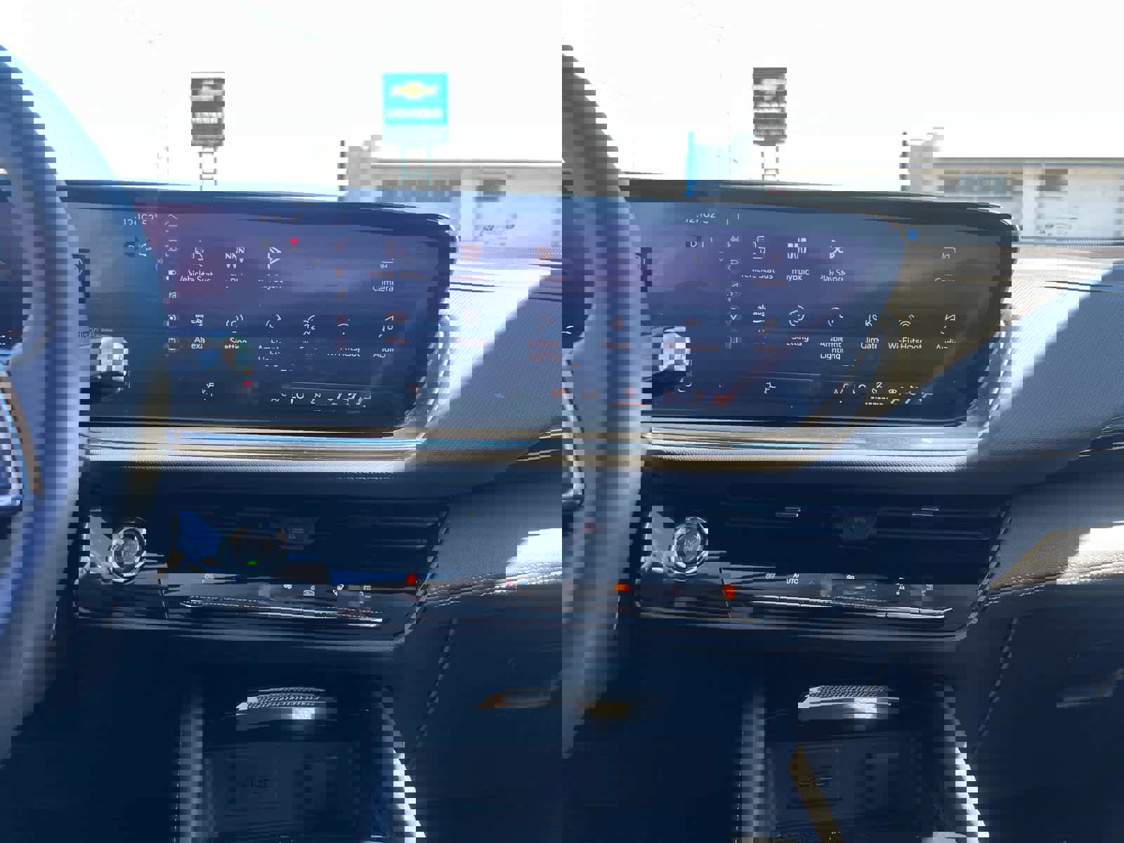 Certified 2025 Buick Envision Preferred image 26