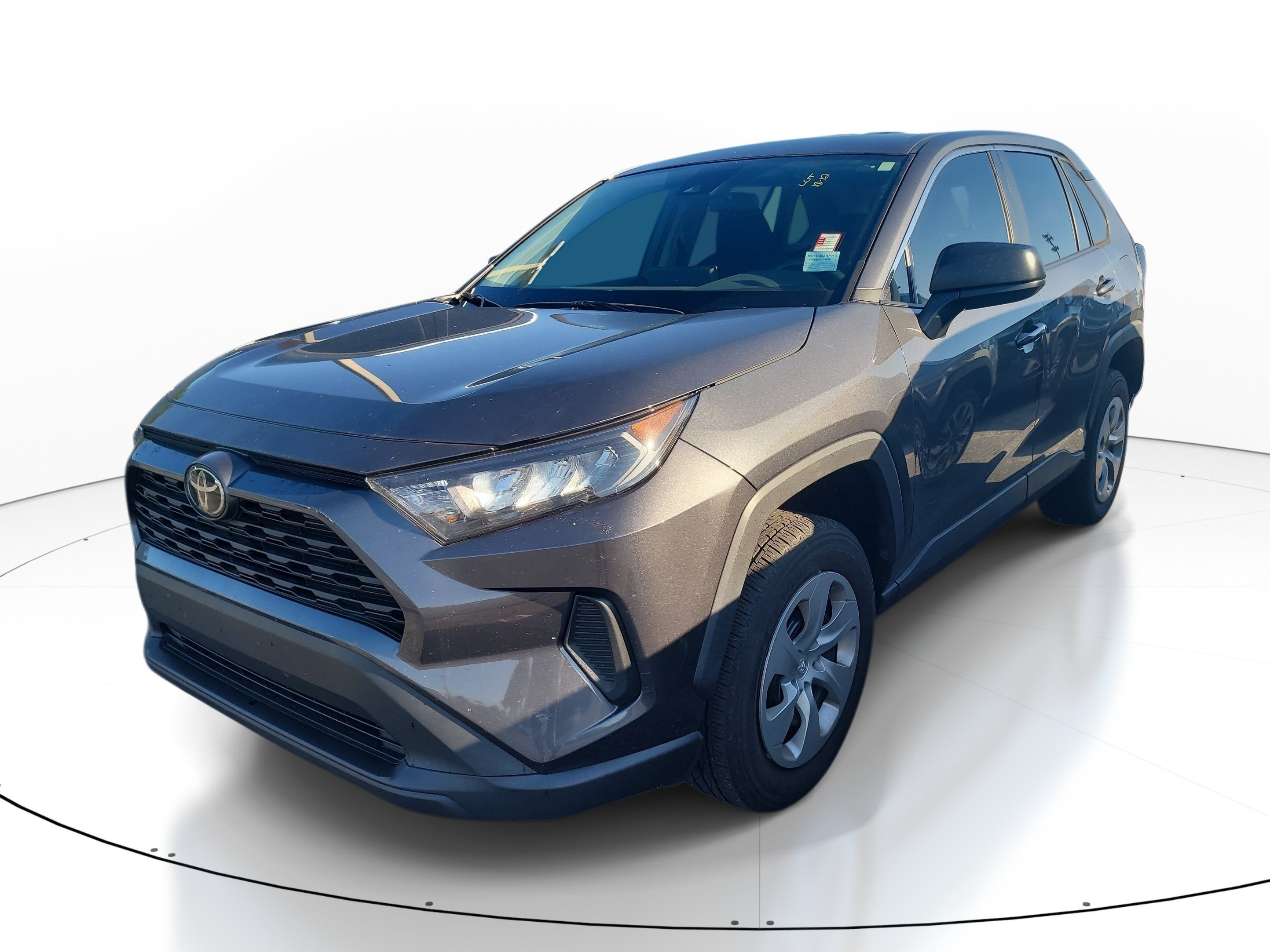 Used 2022 Toyota RAV4 LE FWD image 3