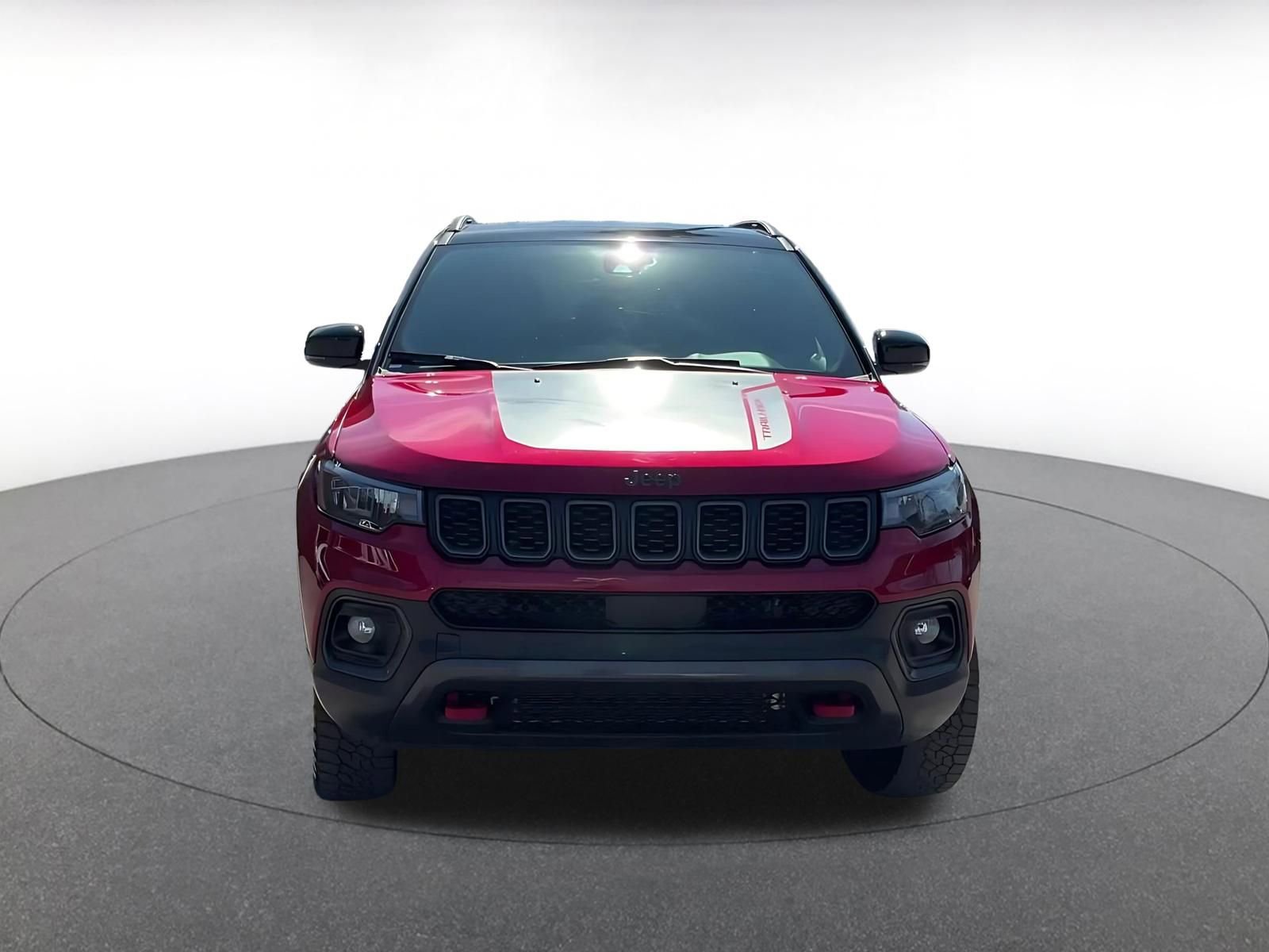 Used 2025 Jeep Compass Trailhawk AWD/4WD image 4
