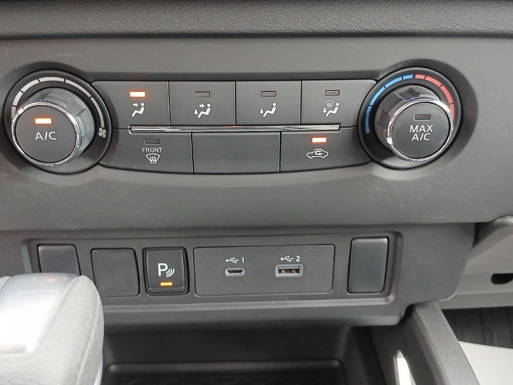 Used 2025 Nissan Frontier SV AWD/4WD image 19