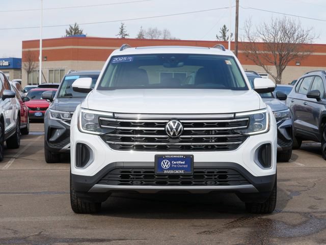 Certified 2025 Volkswagen Atlas SE w/ Panoramic Sunroof Package image 2