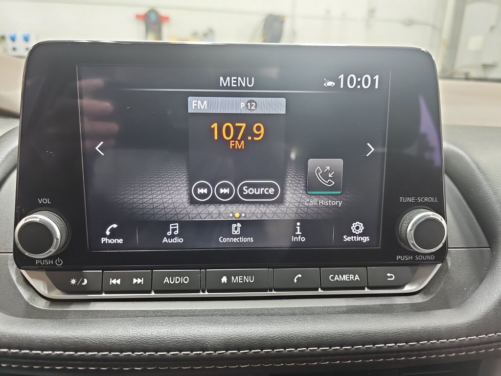 Used 2023 Nissan Rogue SV AWD/4WD image 26