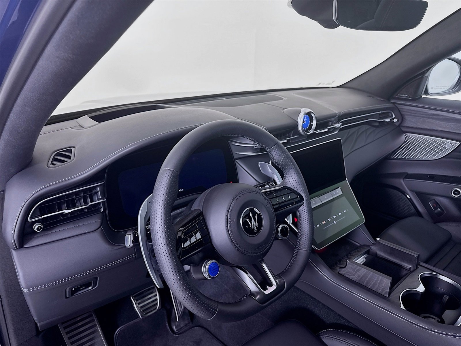 New 2025 Maserati Grecale Modena image 11